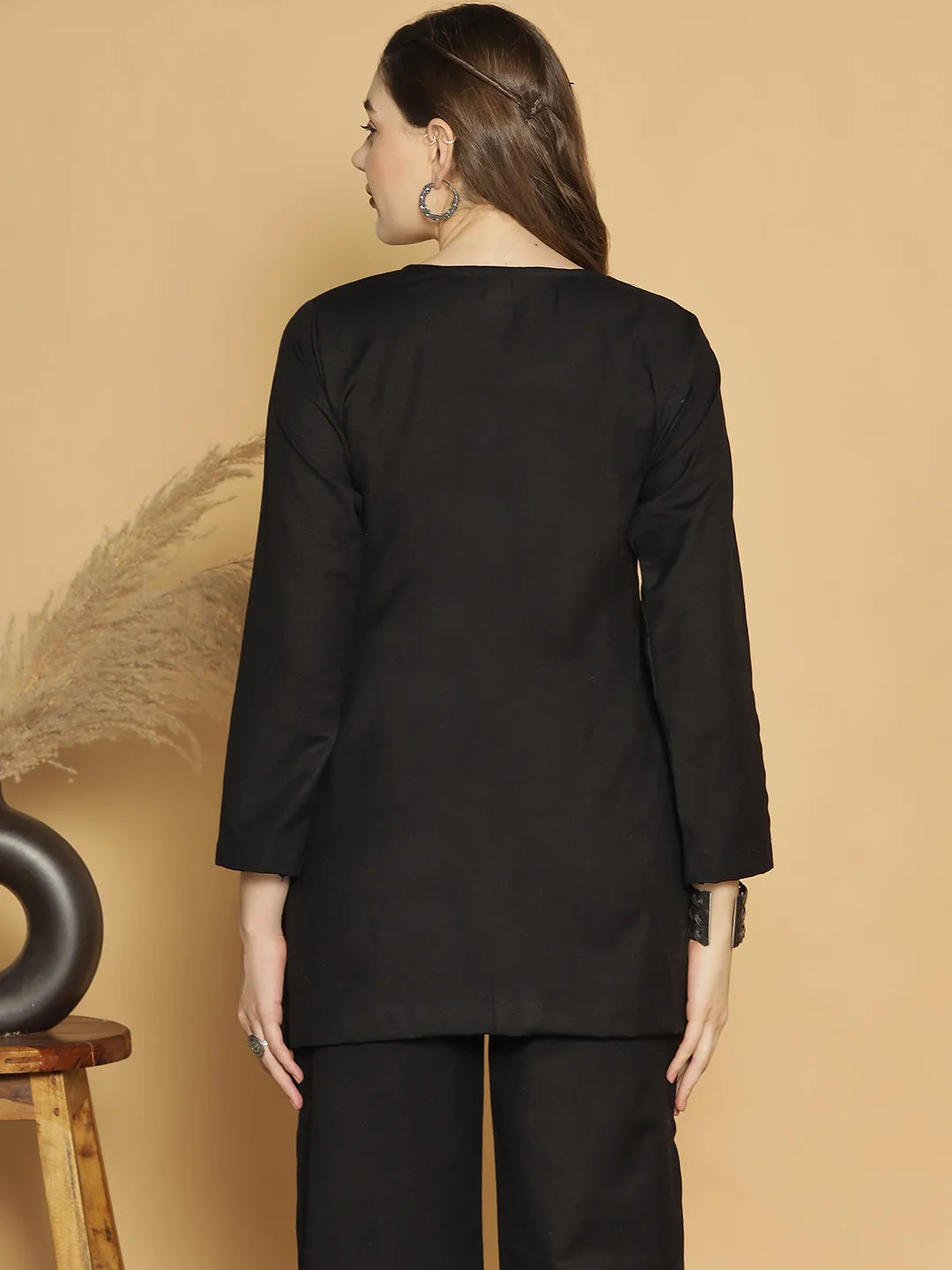Black Acrylic PleatedTop - Gulnar