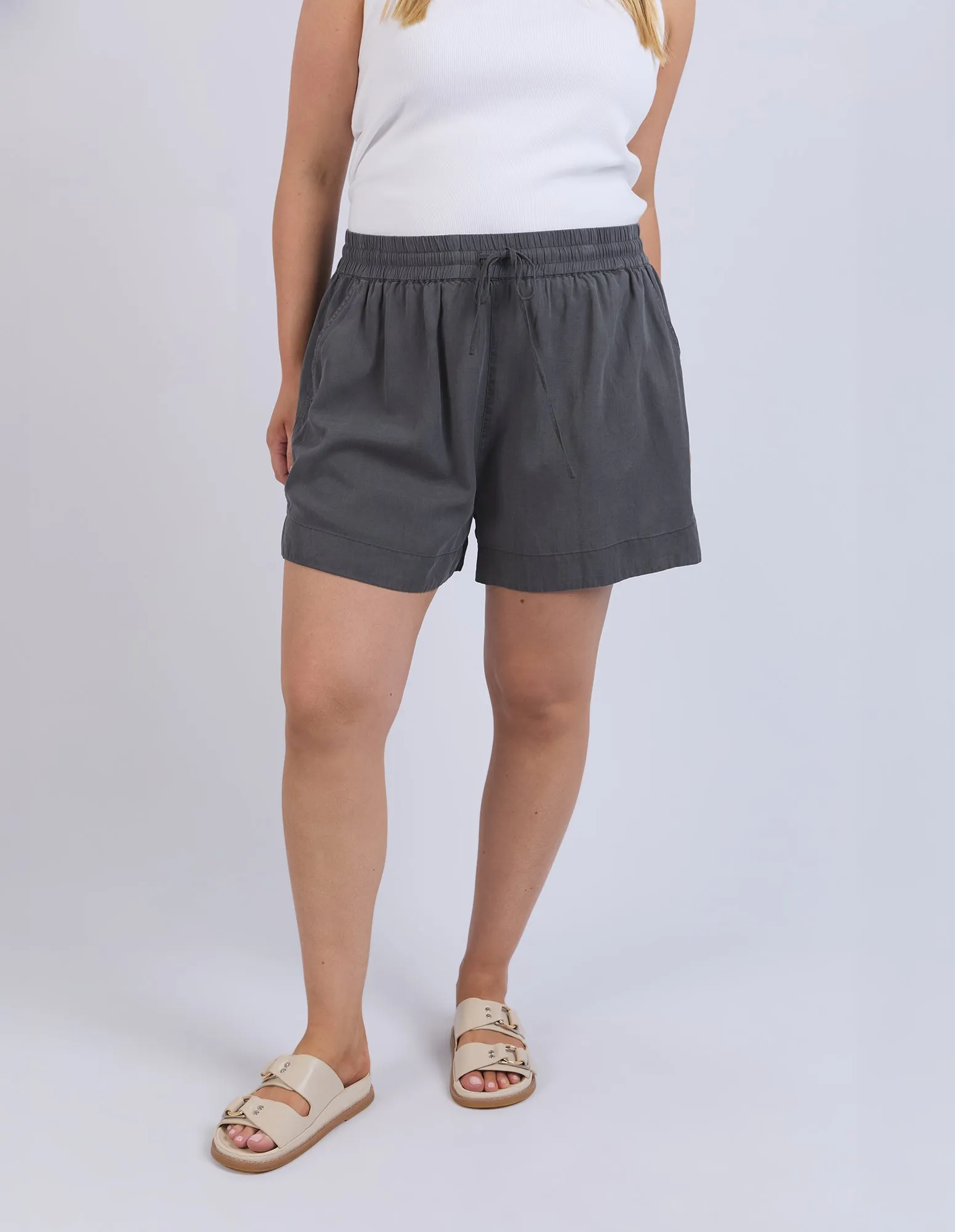 Bliss Washed Short Washed Black
