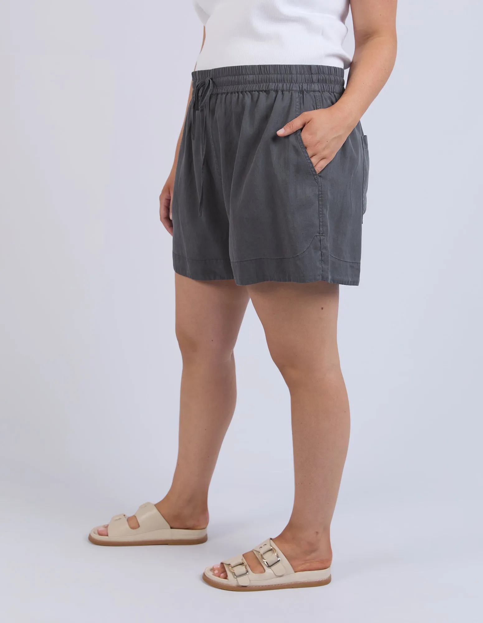 Bliss Washed Short Washed Black