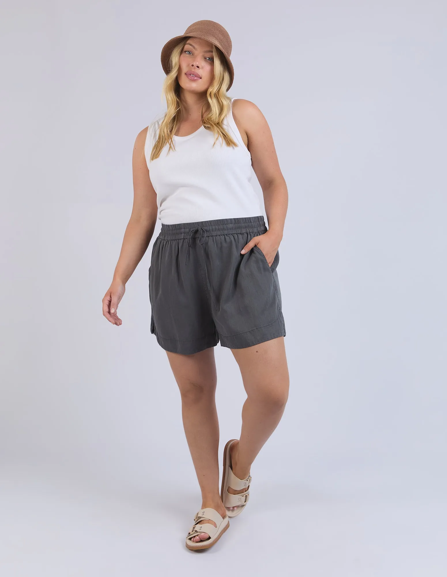Bliss Washed Short Washed Black
