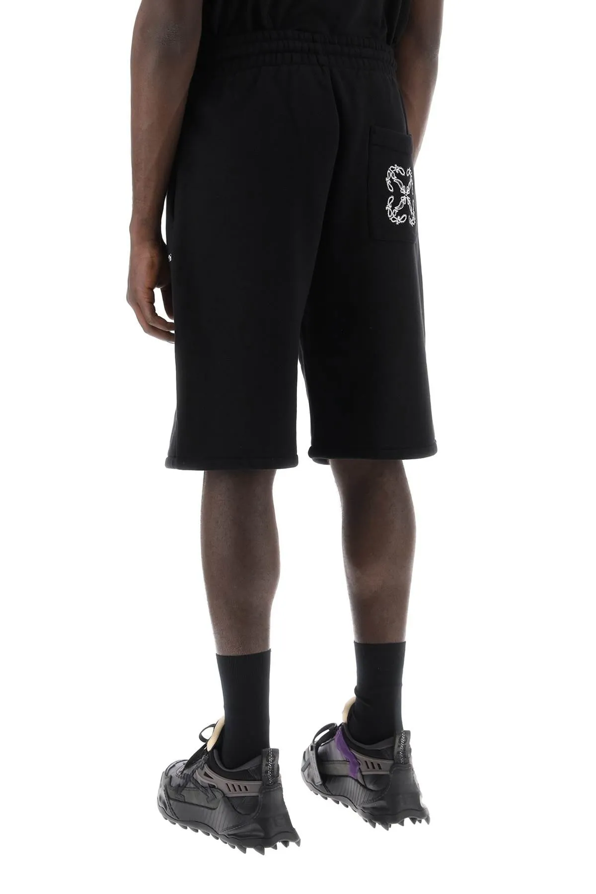 "sporty bermuda shorts with embroidered arrow