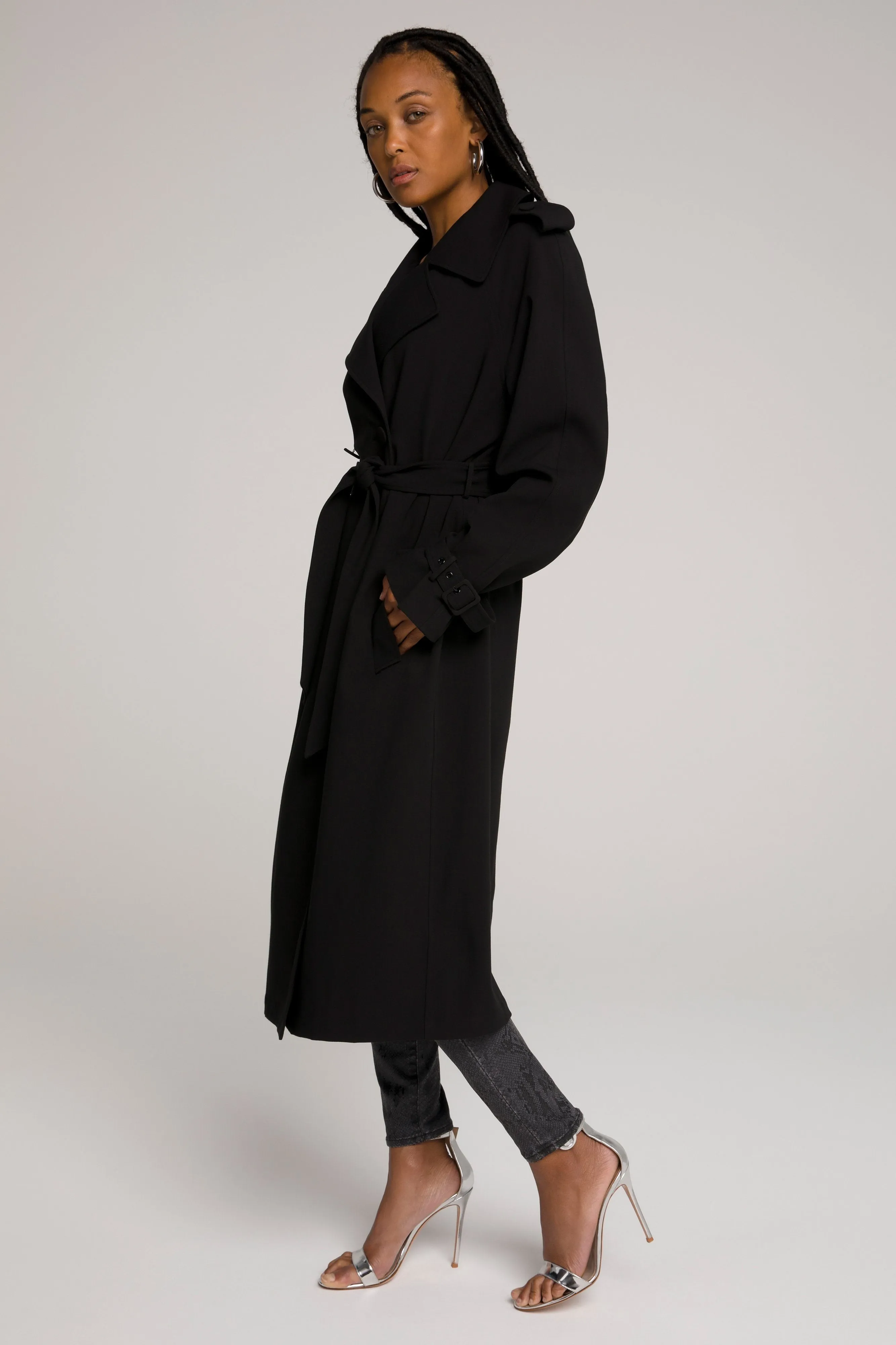 RUNWAY TRENCH | BLACK001