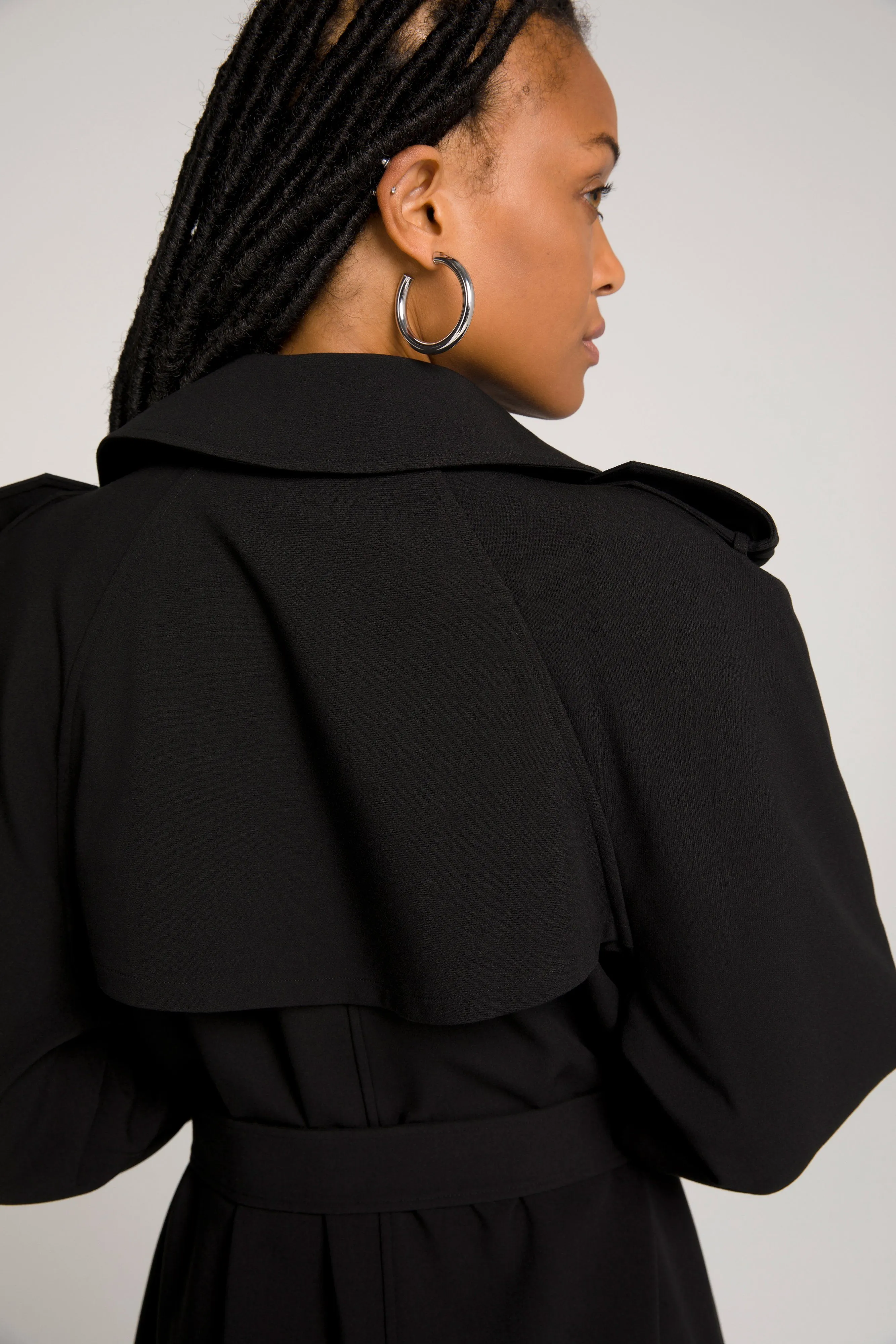 RUNWAY TRENCH | BLACK001