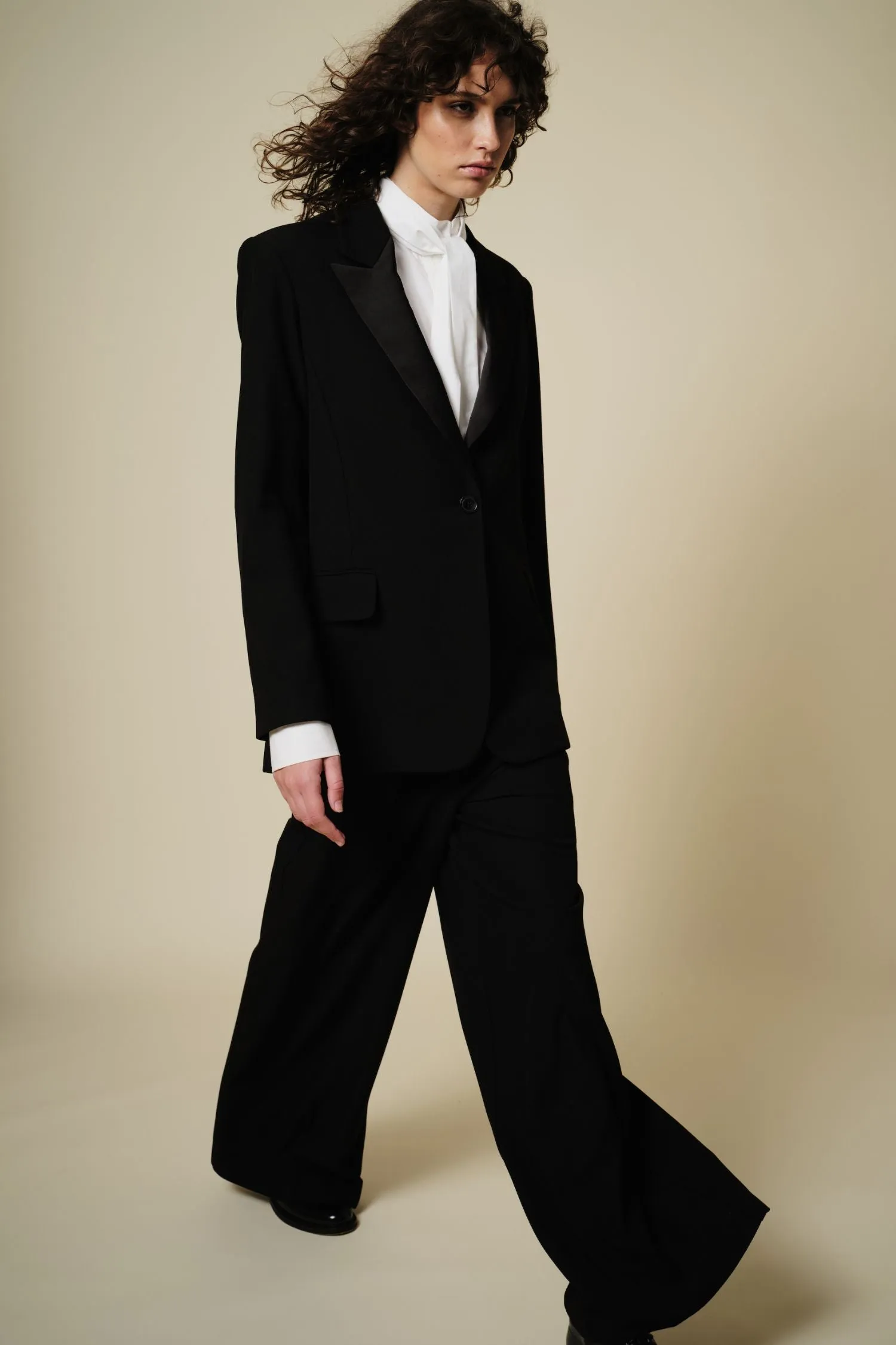 Tiffany Mid-Waisted Wideleg Trouser, Black
