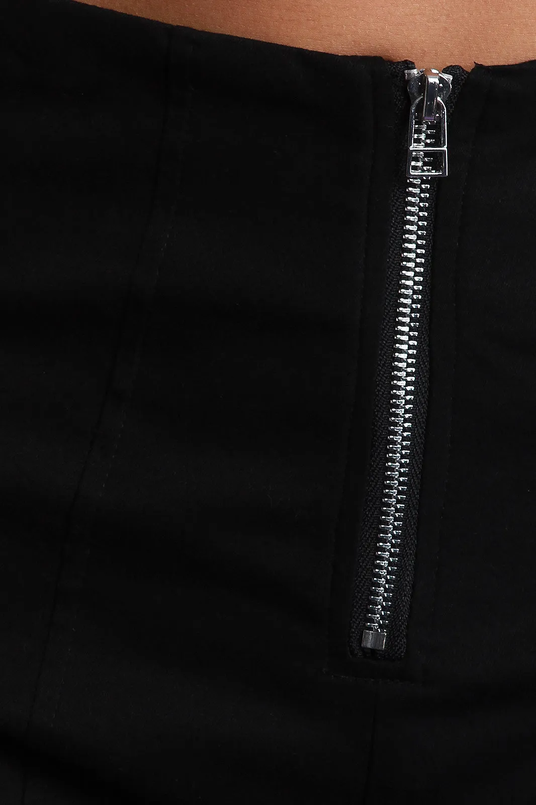 Zipper Runner Hem High Rise Shorts